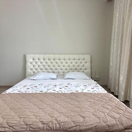 1 Комнатная Драмтеатр 1Bedroom Apartment Ustʼ-Kamenogorsk Exteriér fotografie