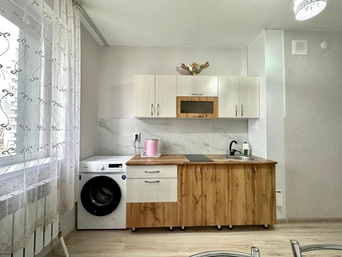 1 Комнатная Драмтеатр 1Bedroom Apartment Ustʼ-Kamenogorsk Exteriér fotografie