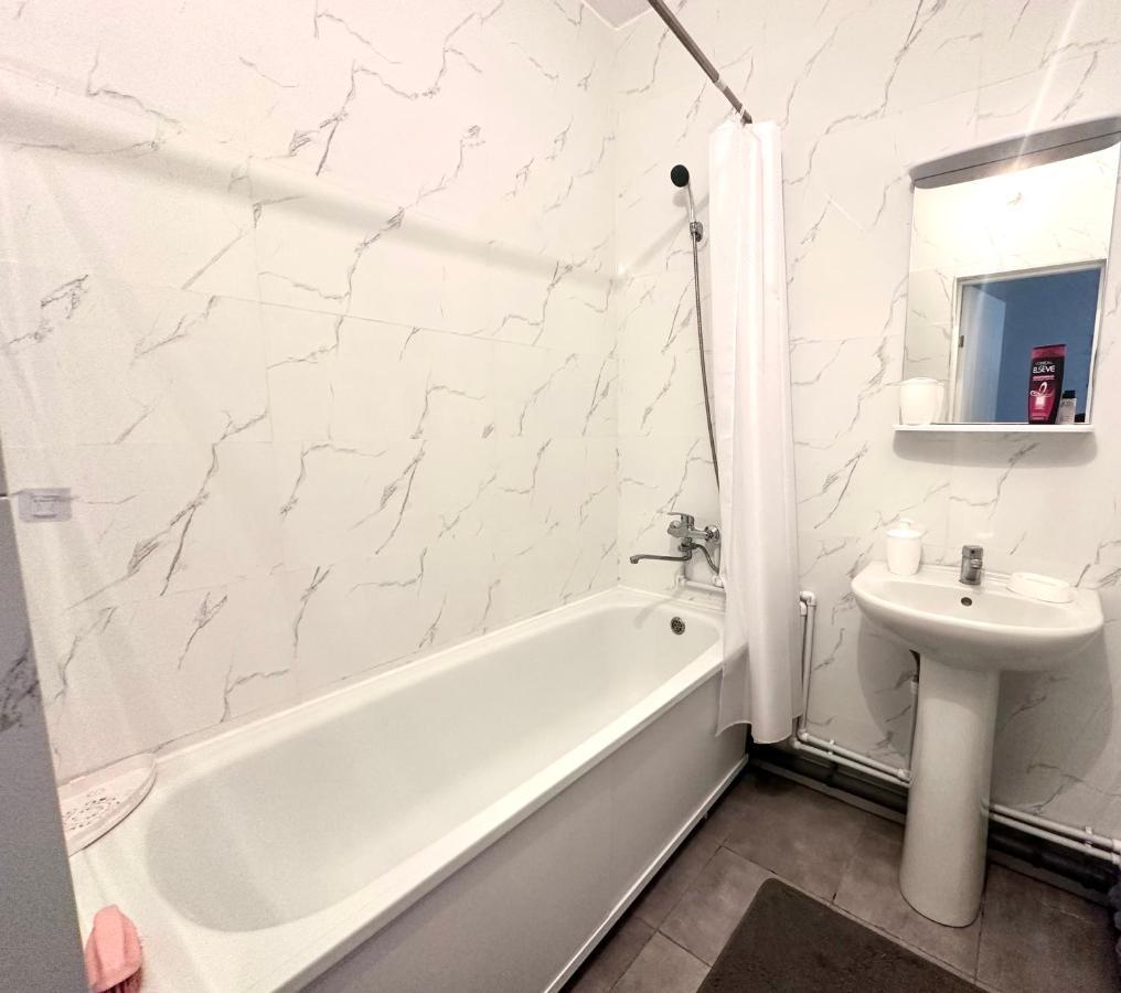 1 Комнатная Драмтеатр 1Bedroom Apartment Ustʼ-Kamenogorsk Exteriér fotografie